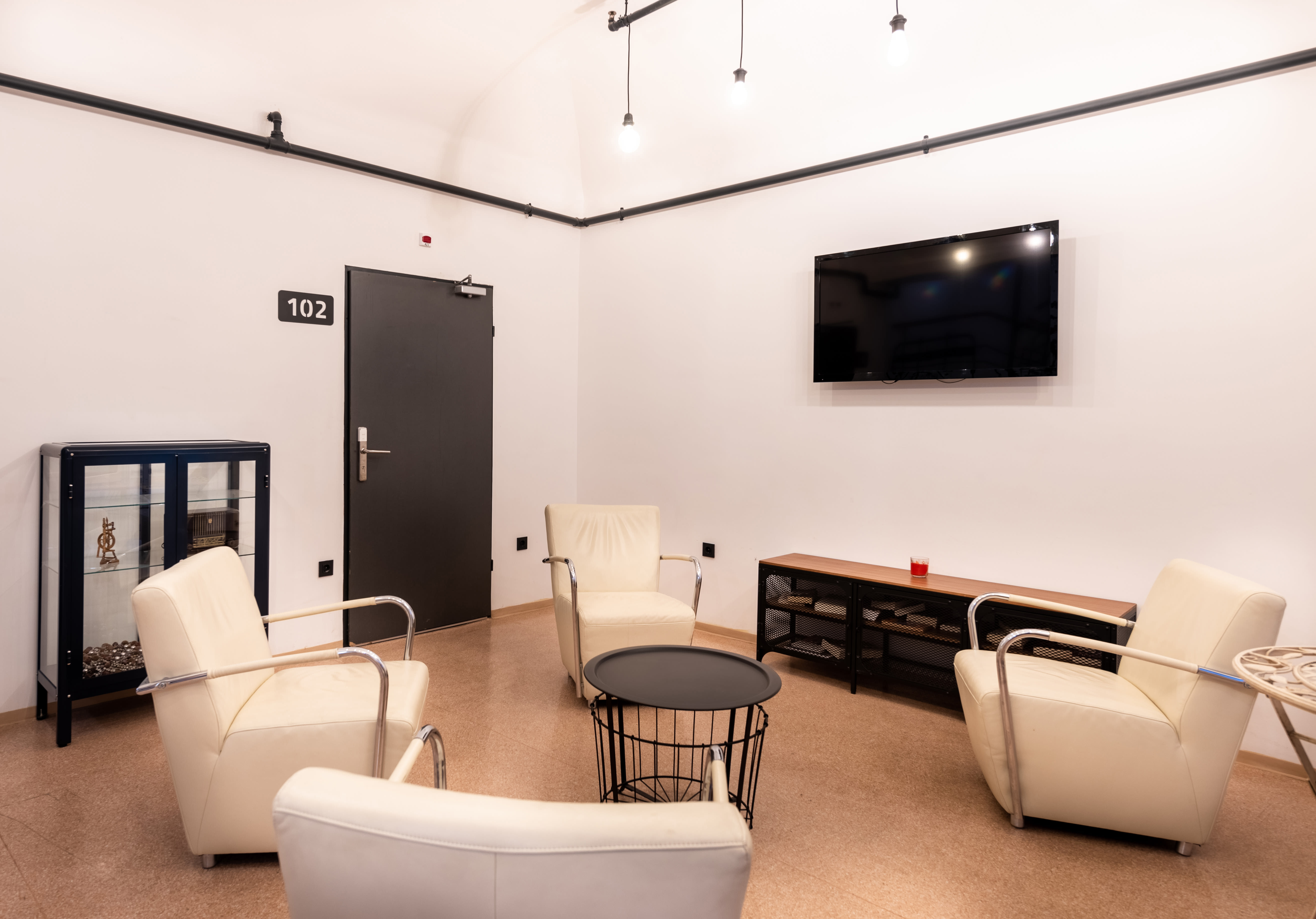 AdHoc Hostel