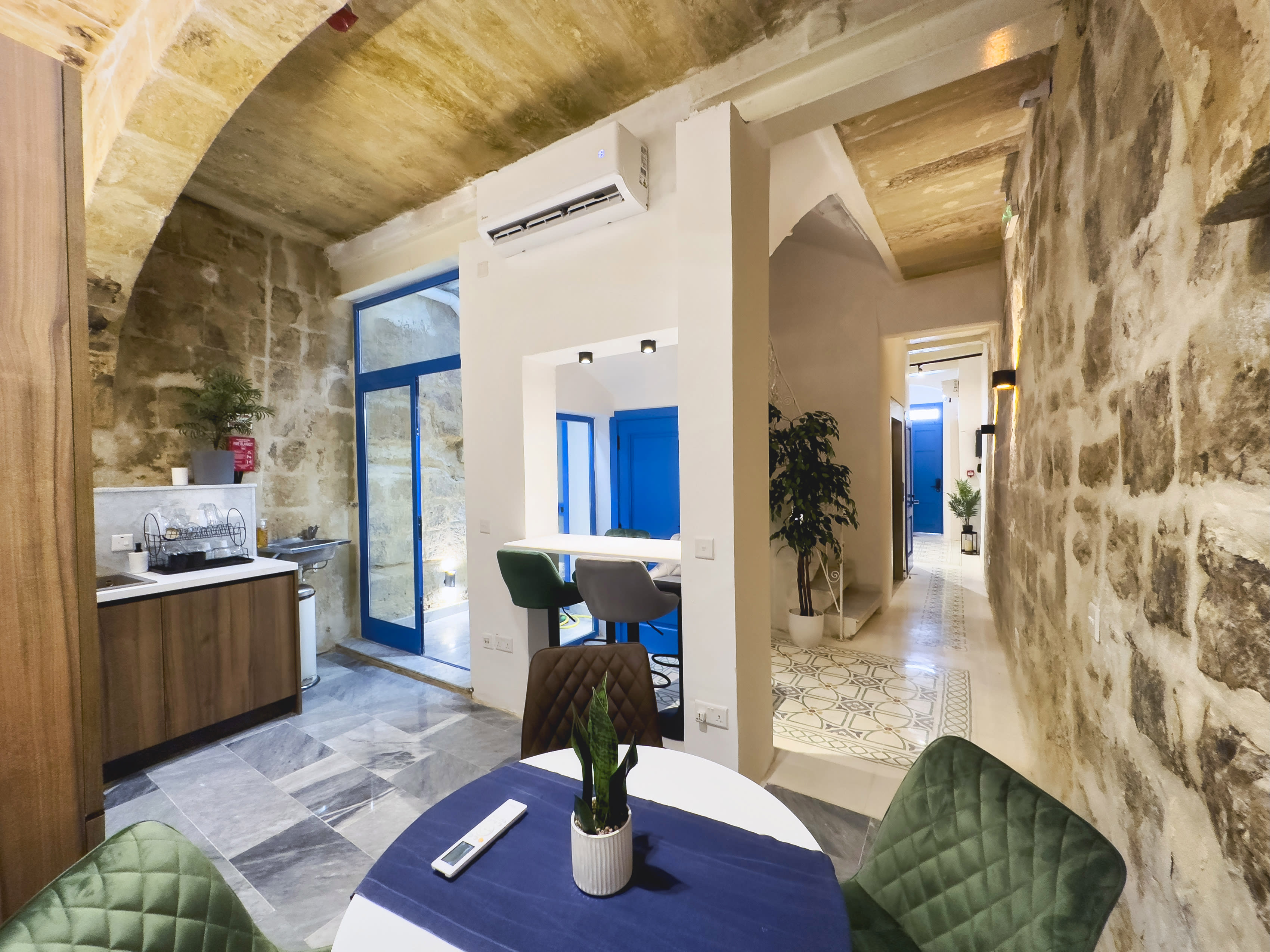 Mandera's Boutique Suites & Dorms