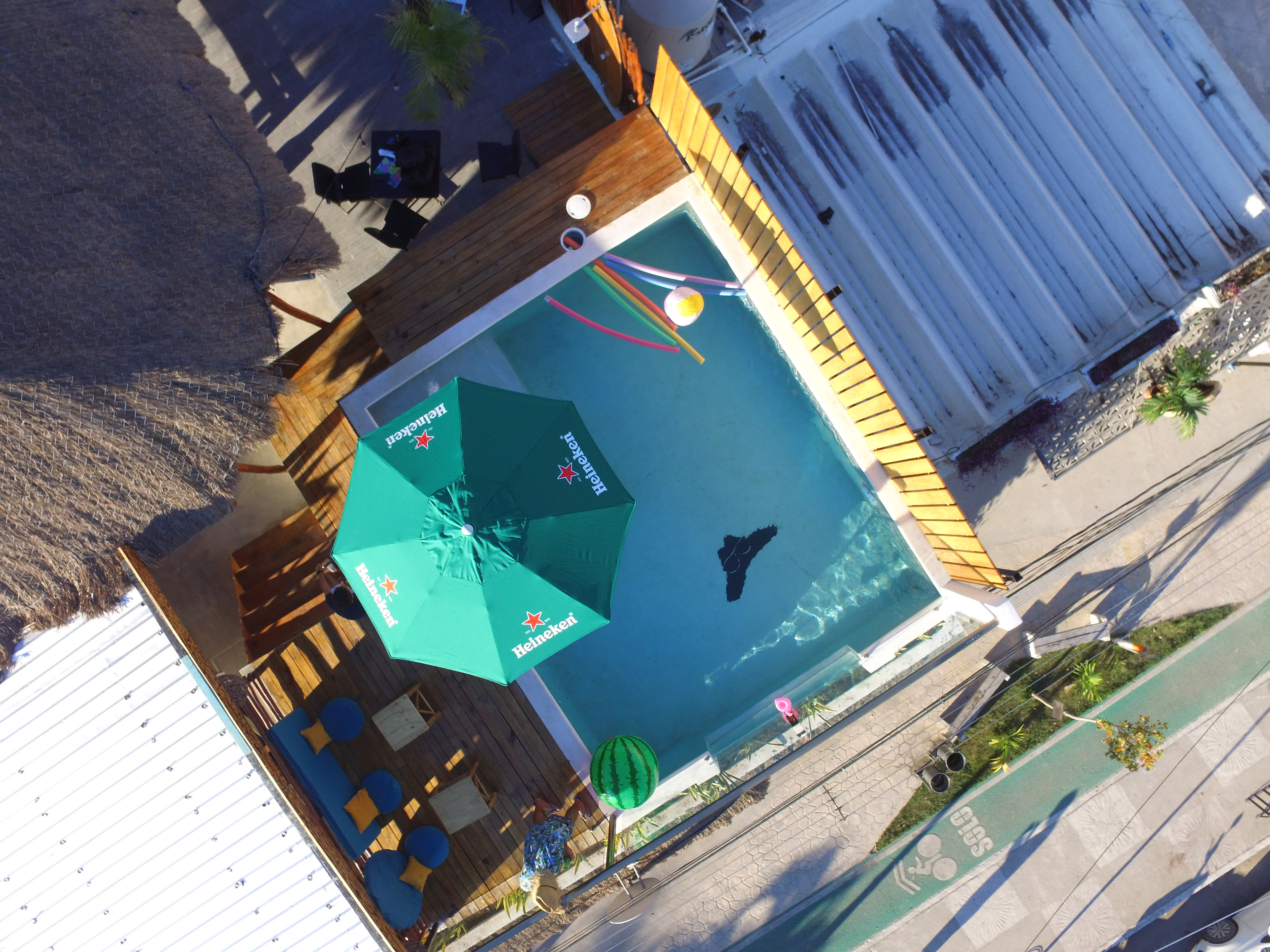 Straw Hat Hostel & Rooftop Bar