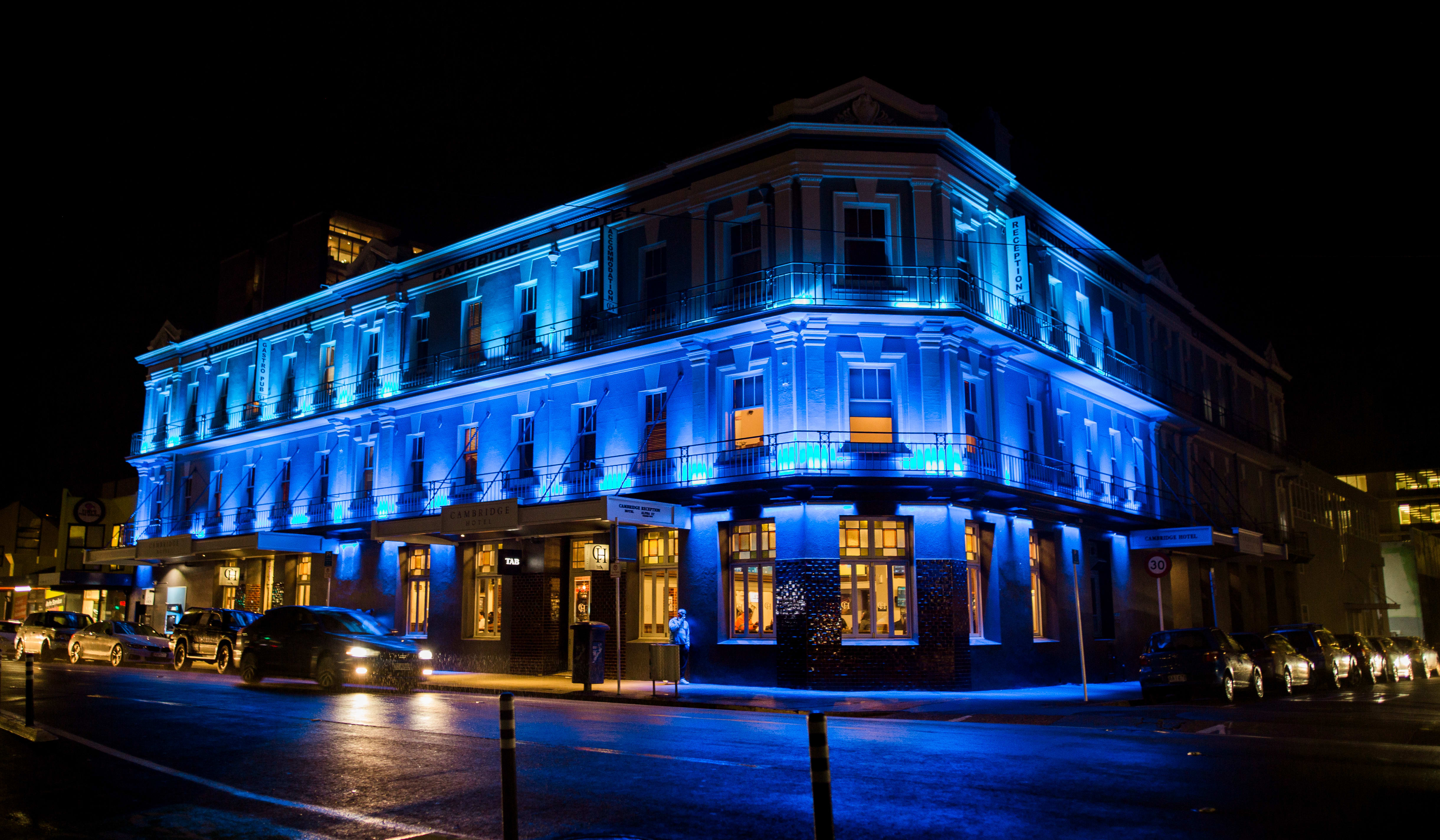 The Cambridge Hotel & Backpackers