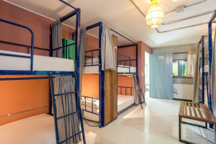 2019-07-26_Selina_Cartagena_6_Bed_Community_Room_Meero_001