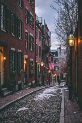 Boston, United States - tiffany-chan-lT2hiMUACco-unsplash