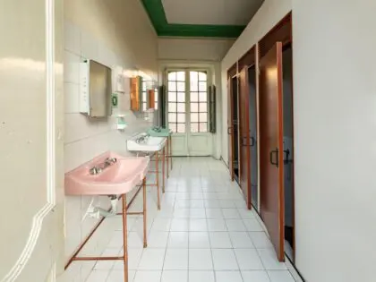Hostel R10 30