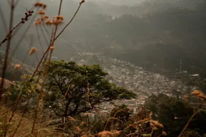 Lake Atitlán, Guatemala - shelby-murphy-figueroa-Yapx9dTnCe8-unsplash