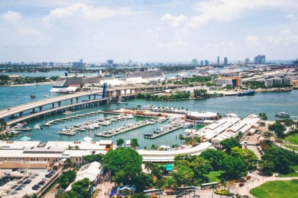 Miami, United States - pontus-wellgraf-WTAnAMdPj2Y-unsplash