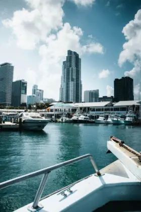 Miami, United States - roland-denes-nhKH61cPfog-unsplash