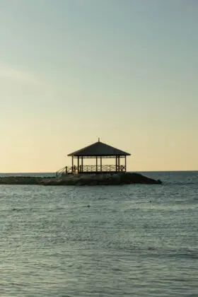Montego Bay, Jamaica - josiah-ferraro-Qu5DjjL-N6A-unsplash