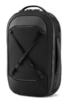 Nomatic_Navigator_BP15L_Black_AngleExtStrap_20200224