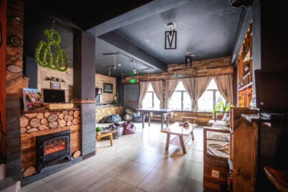 Oshovia Hostel 27