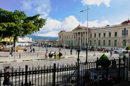 San Salvador, El Salvador - mauricio-cuellar-vLdqLLizIaY-unsplash