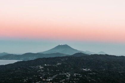 San Salvador, El Salvador - oswaldo-martinez-bK-SRSgPWz8-unsplash