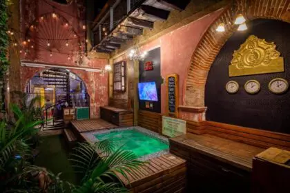 The Clock Hostel & Suites (2)