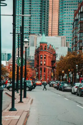 Toronto, Canada - alora-griffiths-mTJx6HeORCI-unsplash