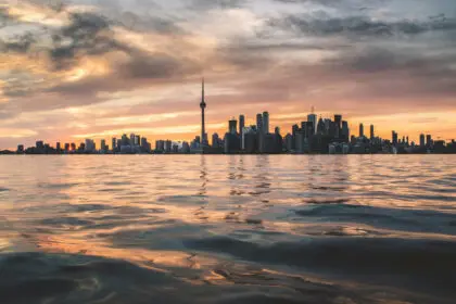 Toronto, Canada - berkay-gumustekin-hRg1KL4-AUE-unsplash