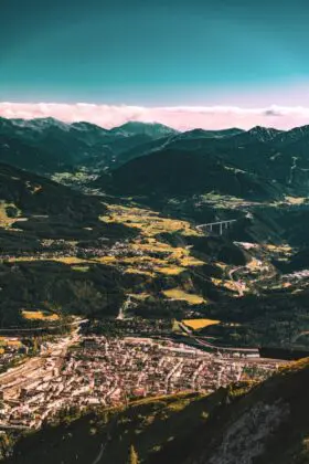 austria-innsbruck-manu-BiwoZaYAU1Y-unsplash