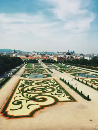 austria-vienna-vienna-reyes-gdmTZu7CxNA-unsplash