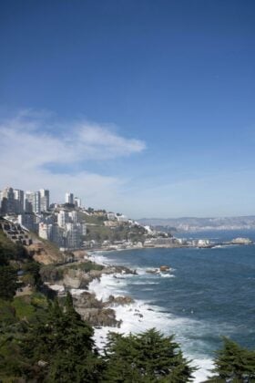 chile-valparaiso-denys-amaro-fY7htESm2Ho-unsplash