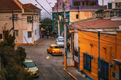 chile-valparaiso-julio-cesar-5Kx2-YQF6lI-unsplash