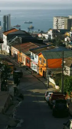 chile-valparaiso-luis-chavez-NSo-7xY9jPE-unsplash