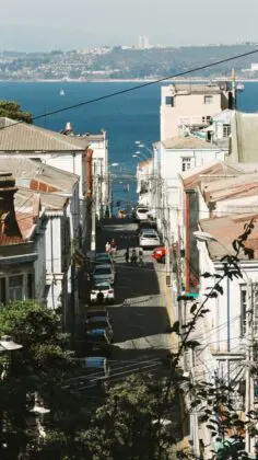 chile-valparaiso-luis-chavez-gUThvJppjSU-unsplash
