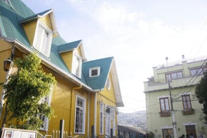 chile-valparaiso-matheus-antunes-BUHbrJWhewk-unsplash