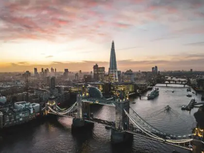 england-london-zetong-li-uhzJ-Ss-57c-unsplash