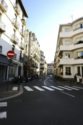 france-Biarritz-kateryna-ivasiva--kalODVqs80-unsplash