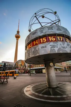 germany-berlin-florian-wehde-rCOpnW9mxvc-unsplash