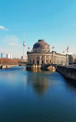 germany-berlin-reiseuhu-evdURsDOuFo-unsplash