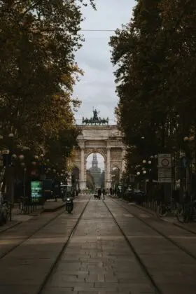 italy-milan-al-elmes-Ob6foQ3zFuk-unsplash
