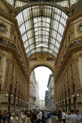 italy-milan-green-liu-FOVkxoBf1G8-unsplash