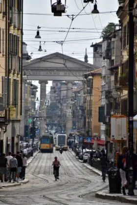 italy-milan-samuel-isaacs-RtAbEKyBZsc-unsplash