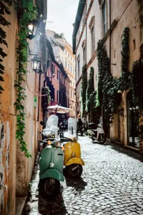 italy-rome-andrei-mike-LLRENtzIo34-unsplash