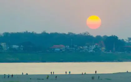laos-Vientiane-transly-translation-agency-k_YhLwRYei4-unsplash