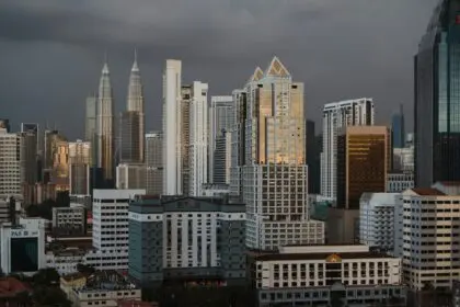 malaysia-kuala-lumpur-polina-kuzovkova-niwh7Lxg3EU-unsplash