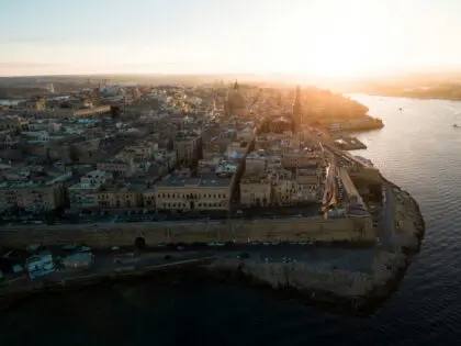 malta-valletta-joshua-kettle-CavD2VfYO1Y-unsplash