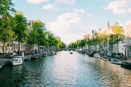 netherlands-amsterdam-adrien-olichon-QRtym77B6xk-unsplash