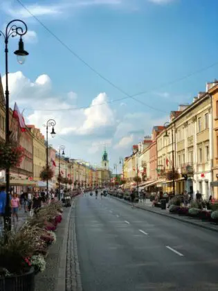 poland-warsaw-victor-malyushev-XEAoXLVsCRE-unsplash