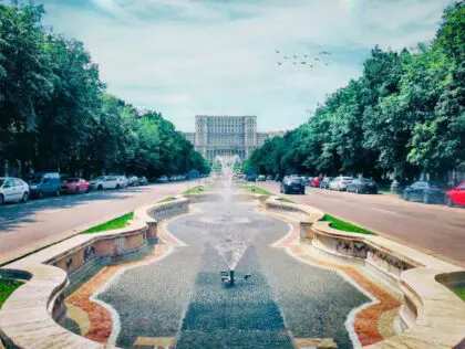 romania-Bucharest-katie-moon-uyRbvQWW6J0-unsplash