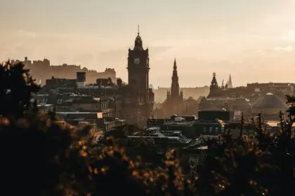 scotland-edinburgh-adam-wilson-ktDODr-3tvY-unsplash