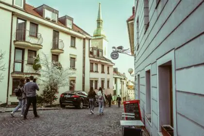 slovakia-Bratislava-adam-tamasi-3bgnd5RARZE-unsplash