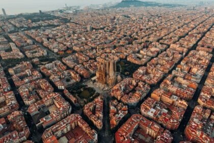 spain-barcelona-logan-armstrong-hVhfqhDYciU-unsplash