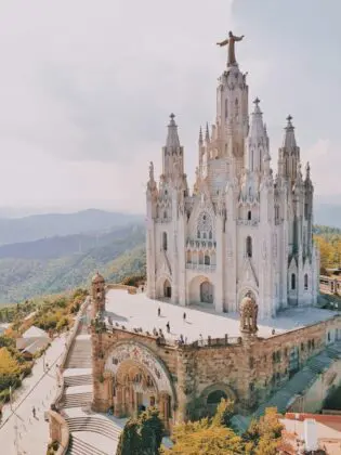 spain-barcelona-tomas-nozina-UP22zkjJGZo-unsplash