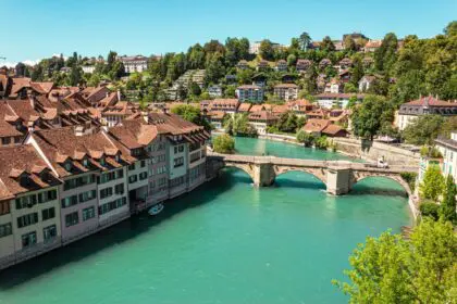 switzerland-Bern-mads-egmose-Yj1nPkR-xG0-unsplash