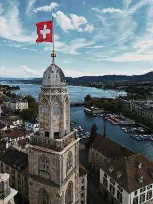 switzerland-Zurich-ilia-bronskiy-NsmhIKZFzGo-unsplash